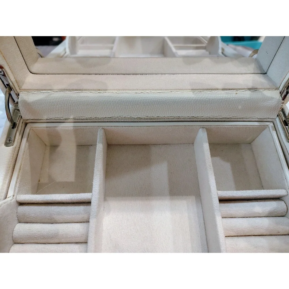 Wolf Pottery Barn Ivory Jewelry Box With Key Leatherette